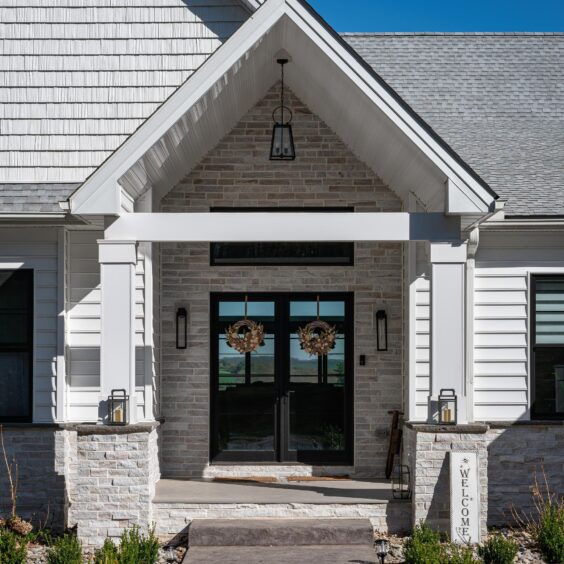 Everest_Standard_Cut_Front_Entry_Stone_Gable_Columns Everest_Standard_Cut_Front_Entry_Stone_Gable_Columns