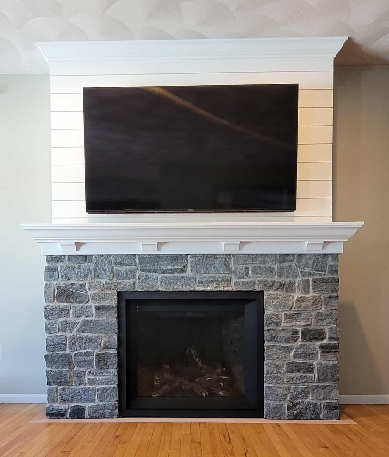 Step-By-Step Stoneyard Oyster Bay Ashlar Fireplace Project - Stoneyard®