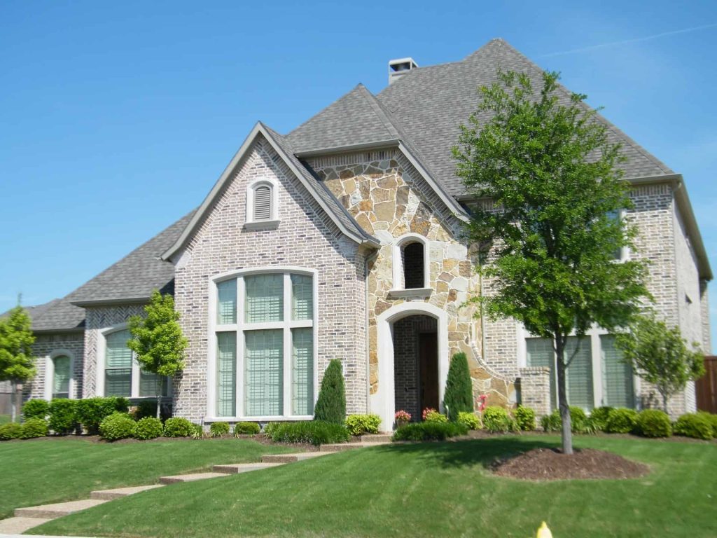 Brick Houses With Stone Veneer Accents