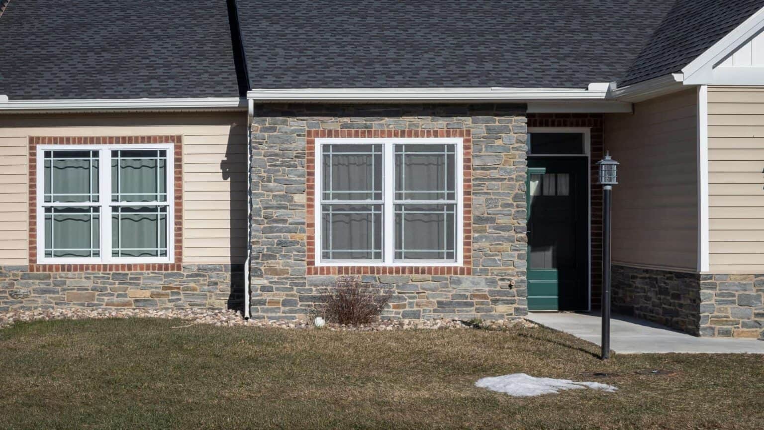 Brick Houses With Stone Veneer Accents 9 Alluring Design Ideas   Stone Accents To Brick House 9 1536x864 