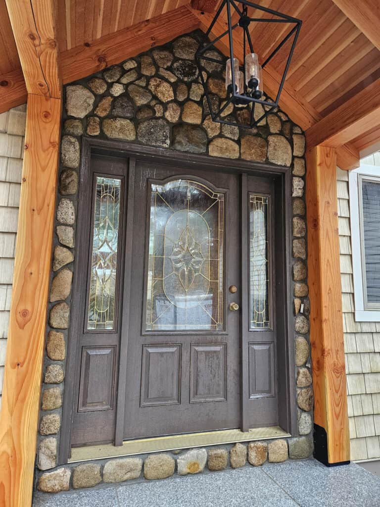 01Rustic Stone Lakehouse JEC Entryway 01 BB Round