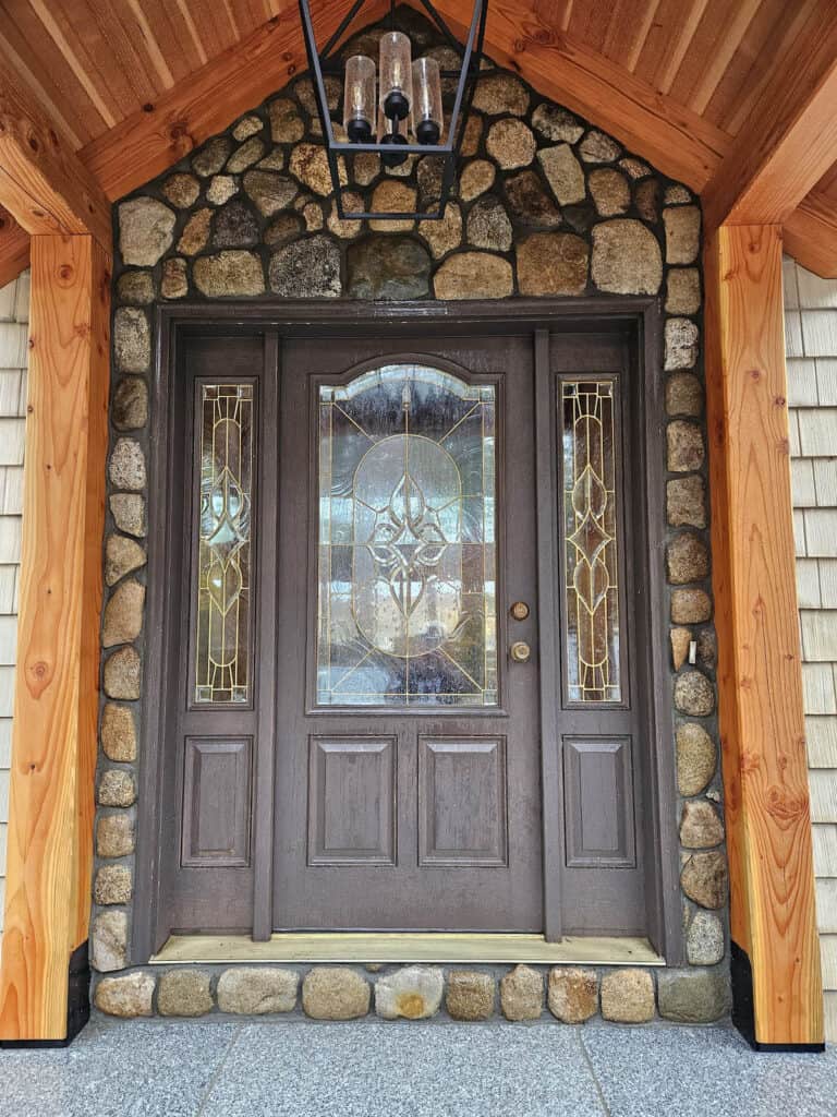 01Rustic Stone Lakehouse JEC Entryway 02 BB Round