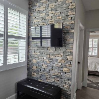 Accent Wall in FL Home - Cambridge Blend Stone Panels