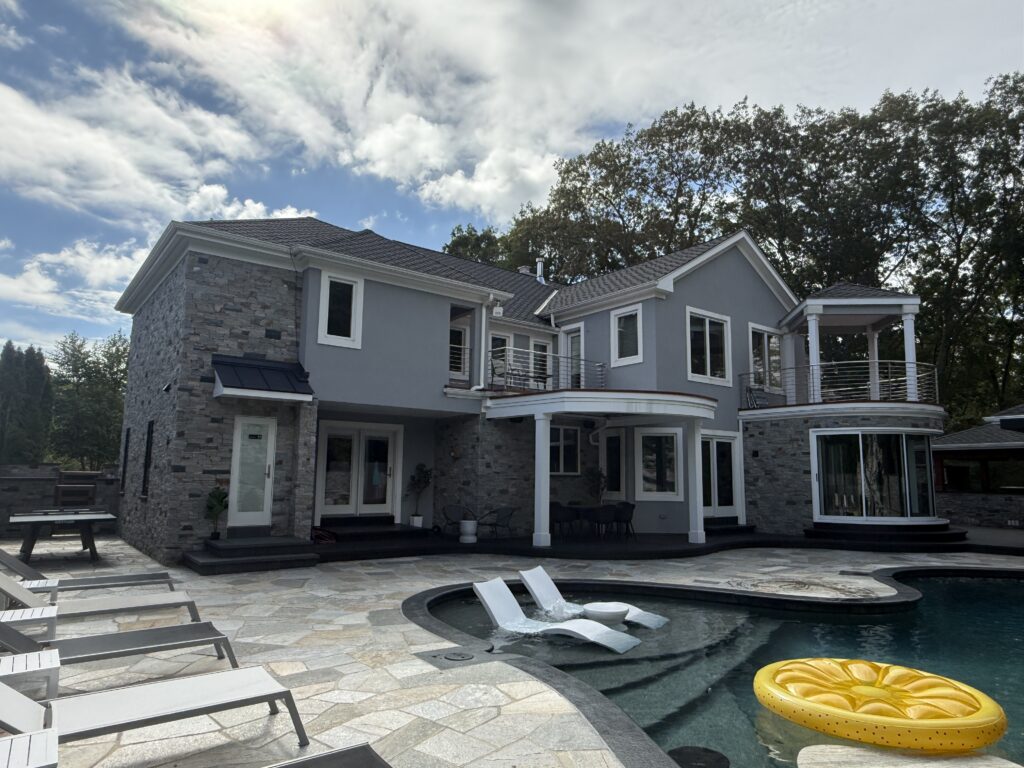 Newport Mist Ashlar Oyster Bay Ashlar Siding DFeola Masonry