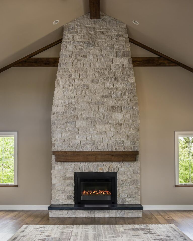 Rustic Ashlar Austin thin stone veneer with warm earth tones and natural ashlar pattern