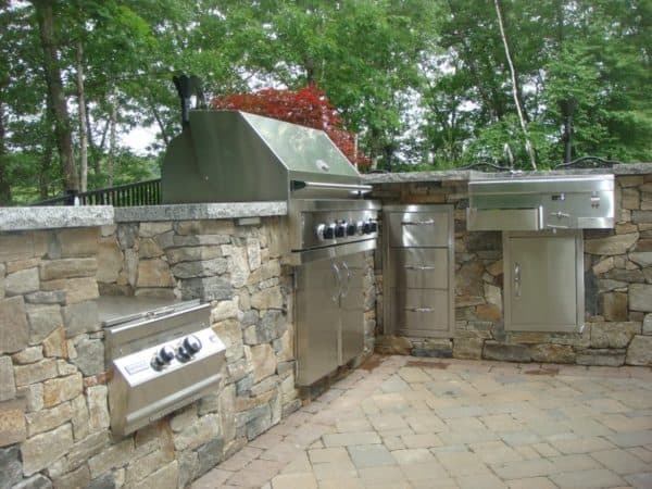 10 Stone Veneer Outdoor Kitchen Design Ideas - Stoneyard®